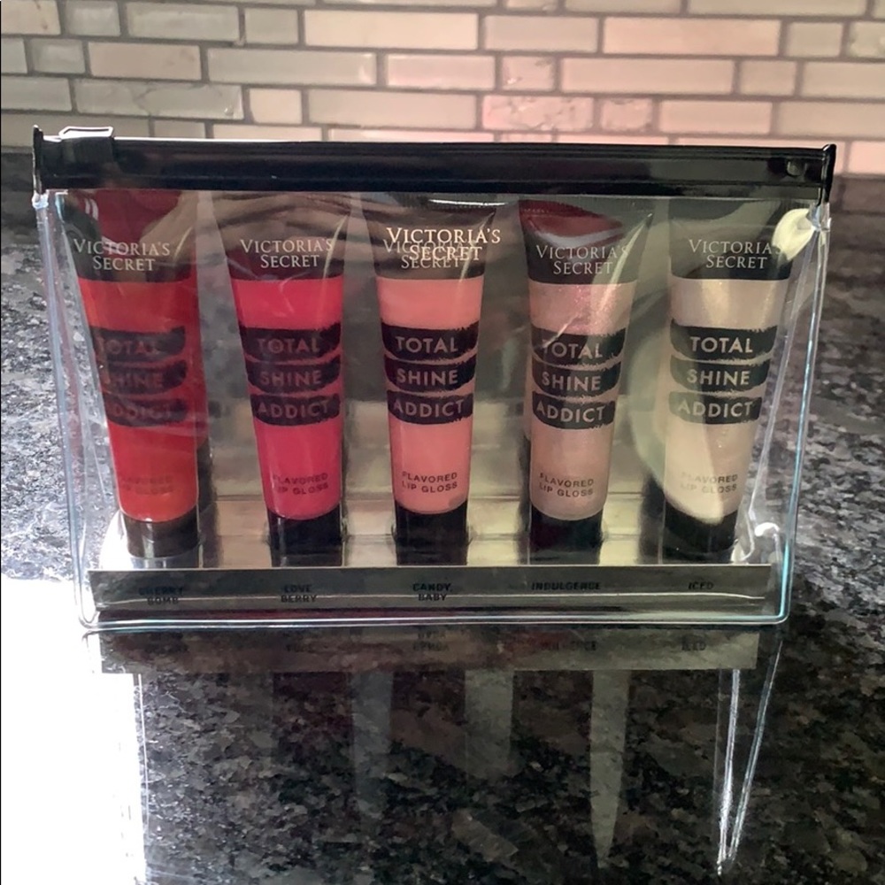 5 VS Lipgloss brand new